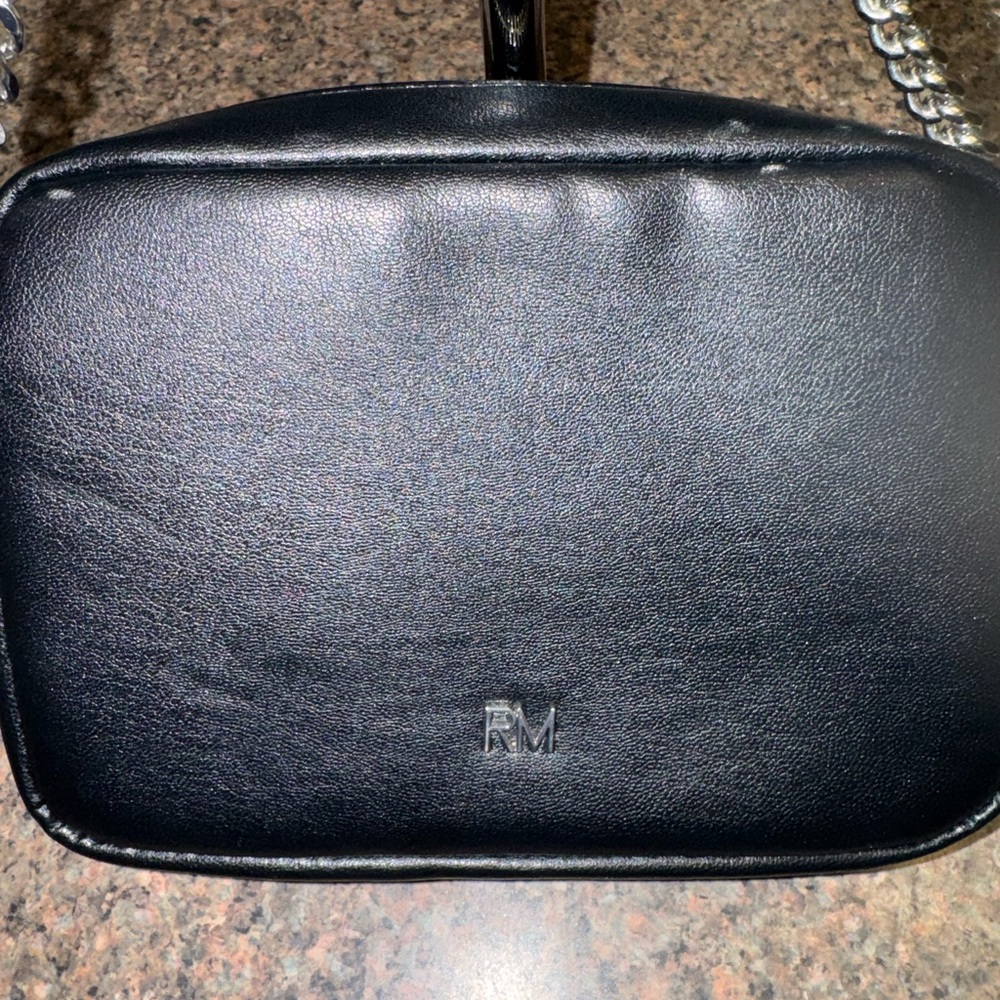 Jeff’s ELEGANT Black studded Quilted Crossbody Bag EUC - Picture 3 of 6